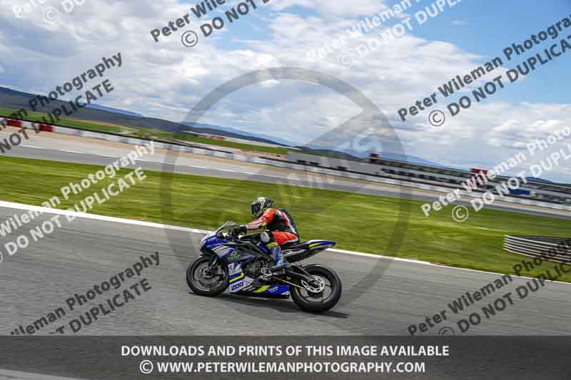 cadwell no limits trackday;cadwell park;cadwell park photographs;cadwell trackday photographs;enduro digital images;event digital images;eventdigitalimages;navarra;no limits trackdays;peter wileman photography;racing digital images;trackday digital images;trackday photos